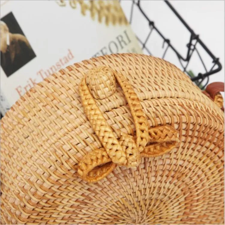 Bowknot Pattern Autumn Rattan Handmade Rattan Bag  Vintage Art Beach Ladies Diagonal Bag, Size:20x20x8cm