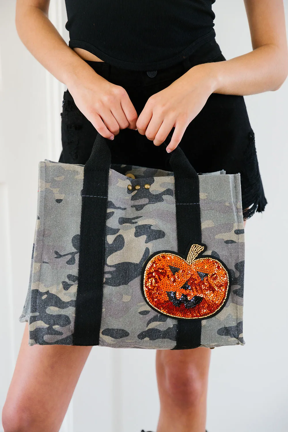 HALLOWEEN SEASON TOTE BAGS