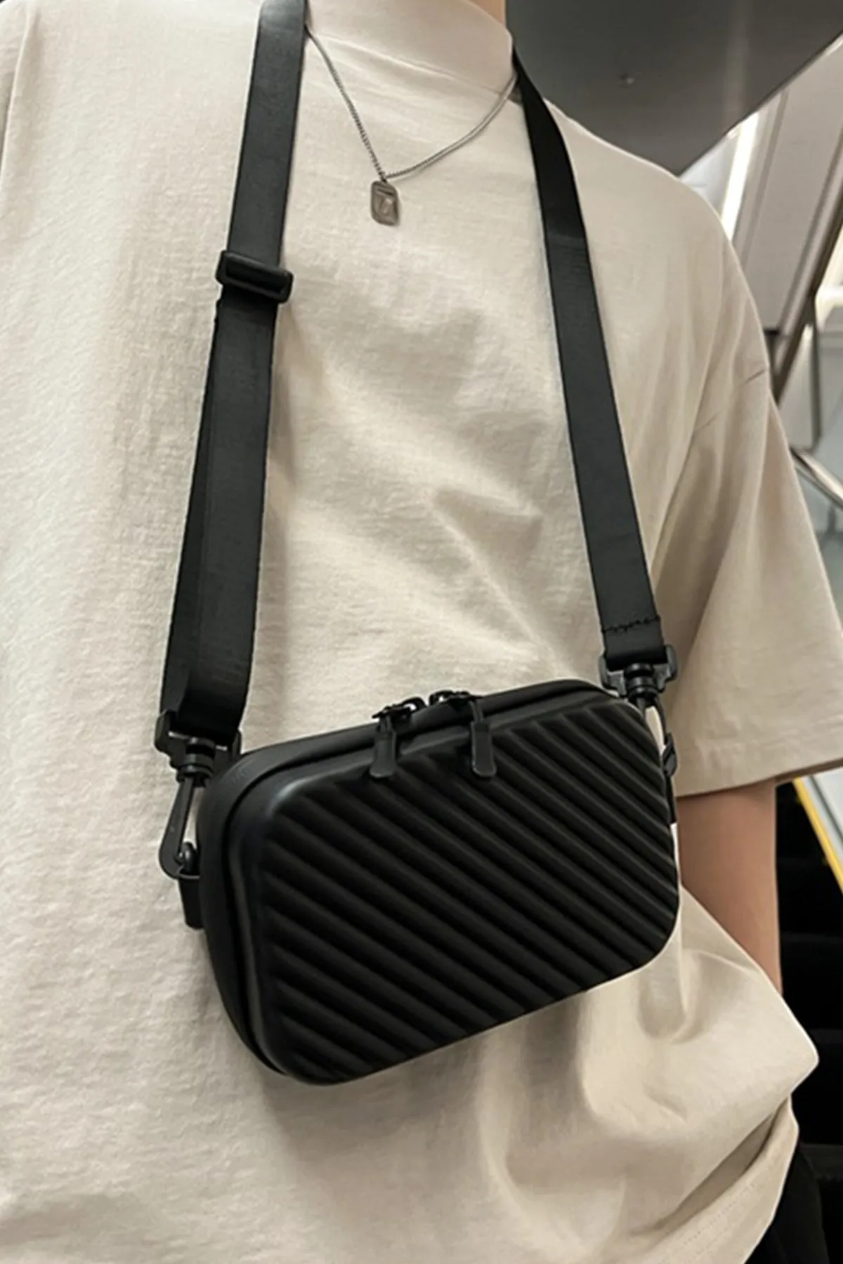 Textured Rigid Cross Body Bag - S24 - MHB0008
