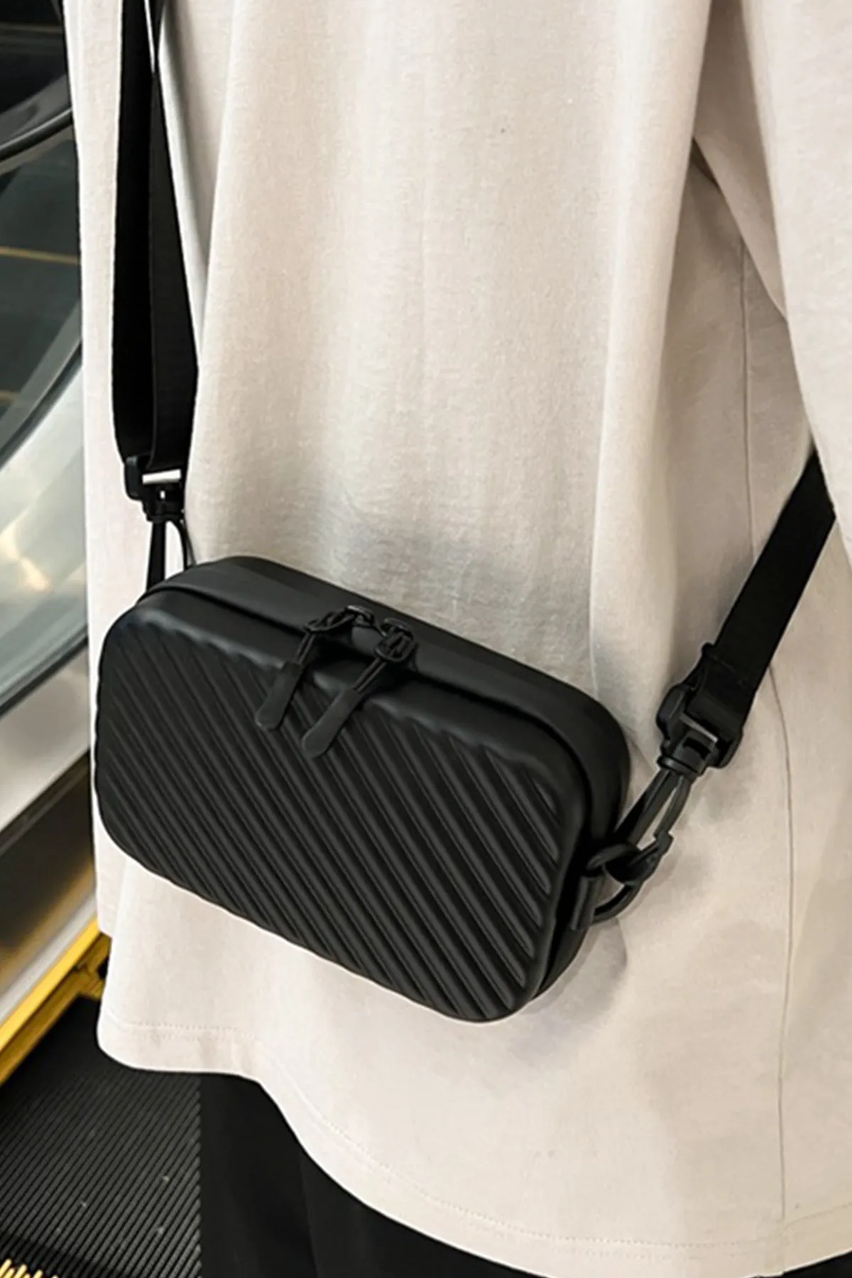 Textured Rigid Cross Body Bag - S24 - MHB0008