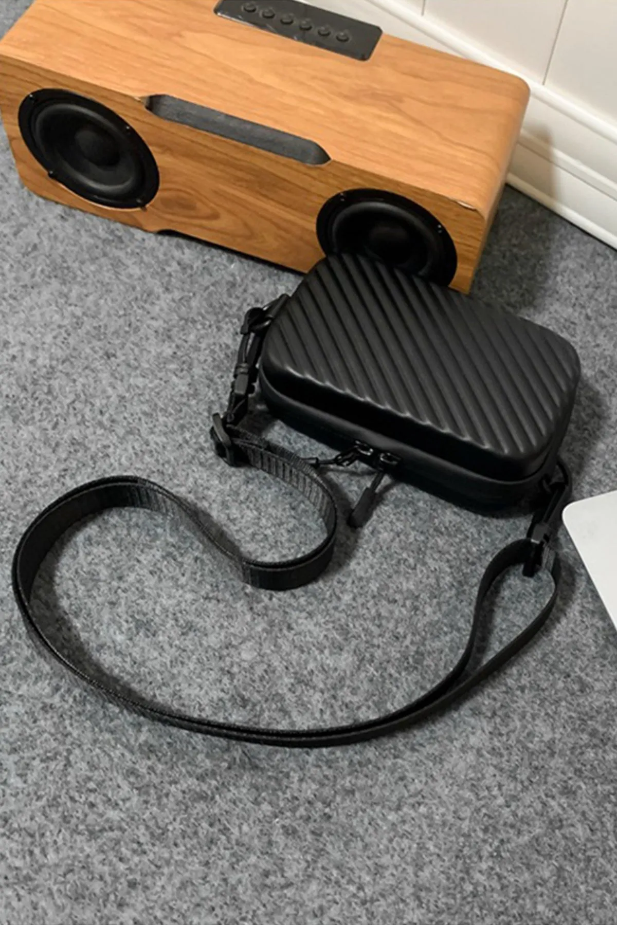 Textured Rigid Cross Body Bag - S24 - MHB0008