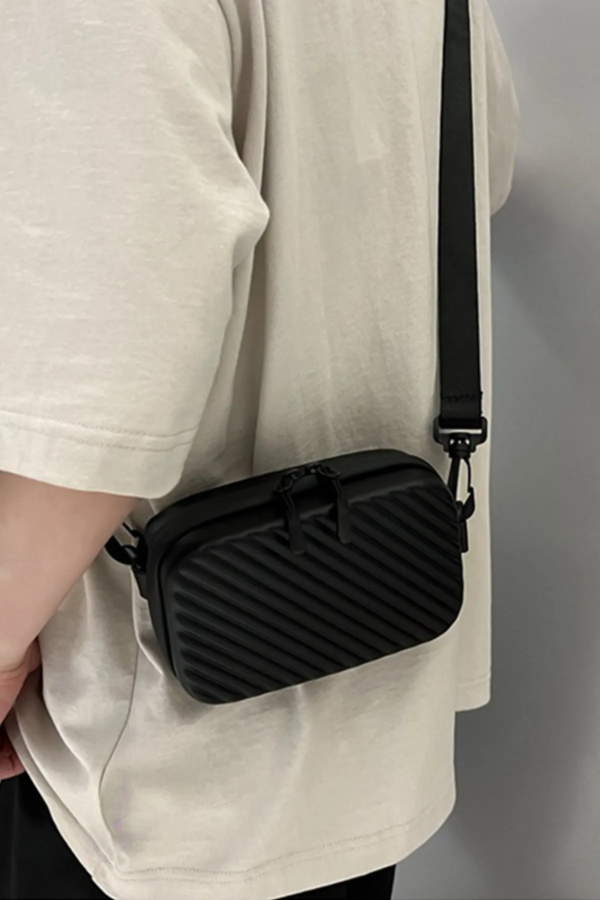 Textured Rigid Cross Body Bag - S24 - MHB0008